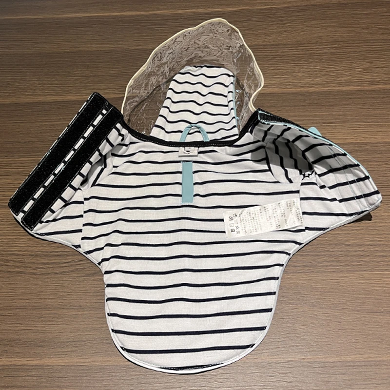 Striped lining and fastening construction