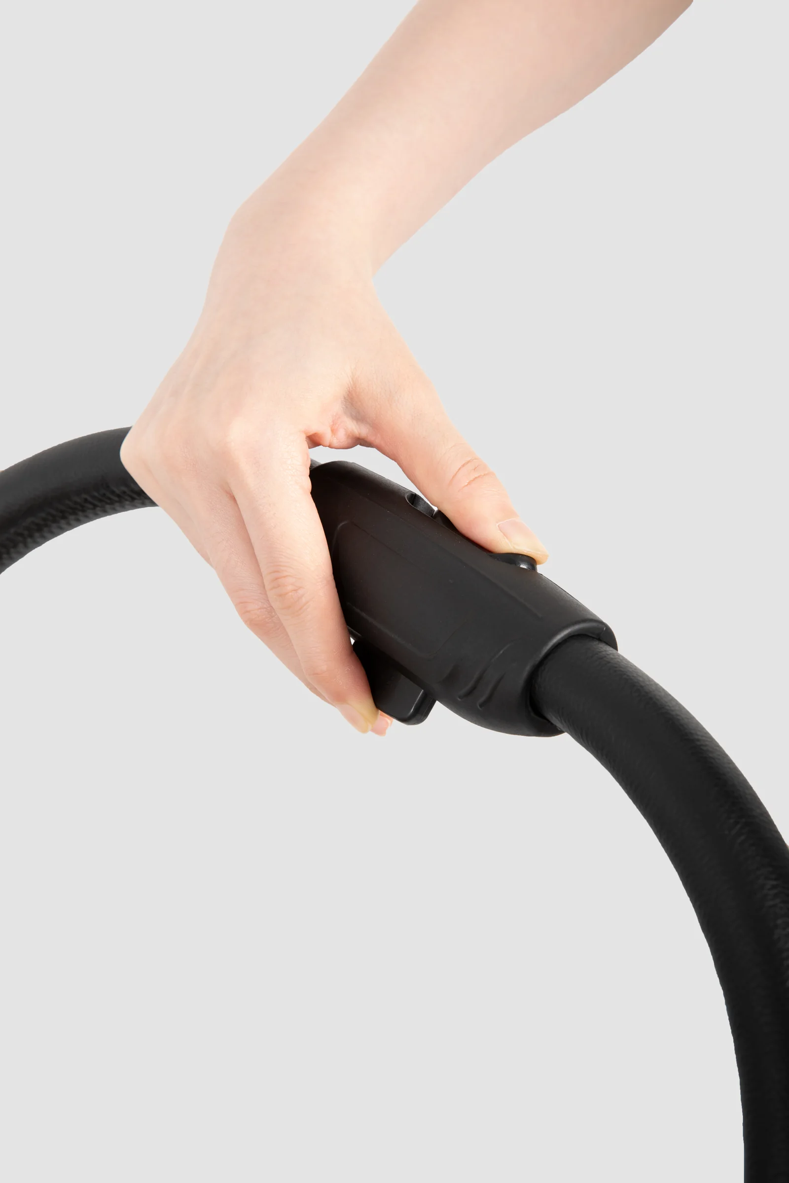One-hand folding control detail